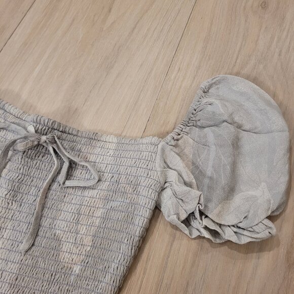 WILFRED | Aritzia Smocked Blouse Crop Top | Sz. XS - Picture 6 of 9